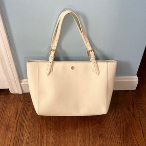 White Tori Burch hand bag